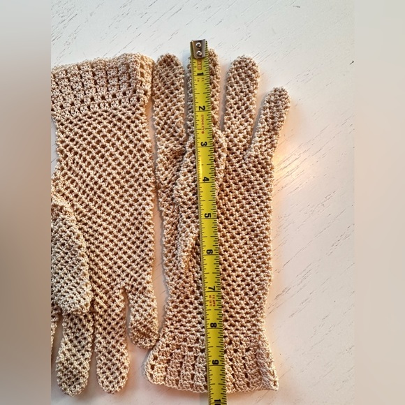 Hand made vintage crocheted gloves - Picture 6 of 7